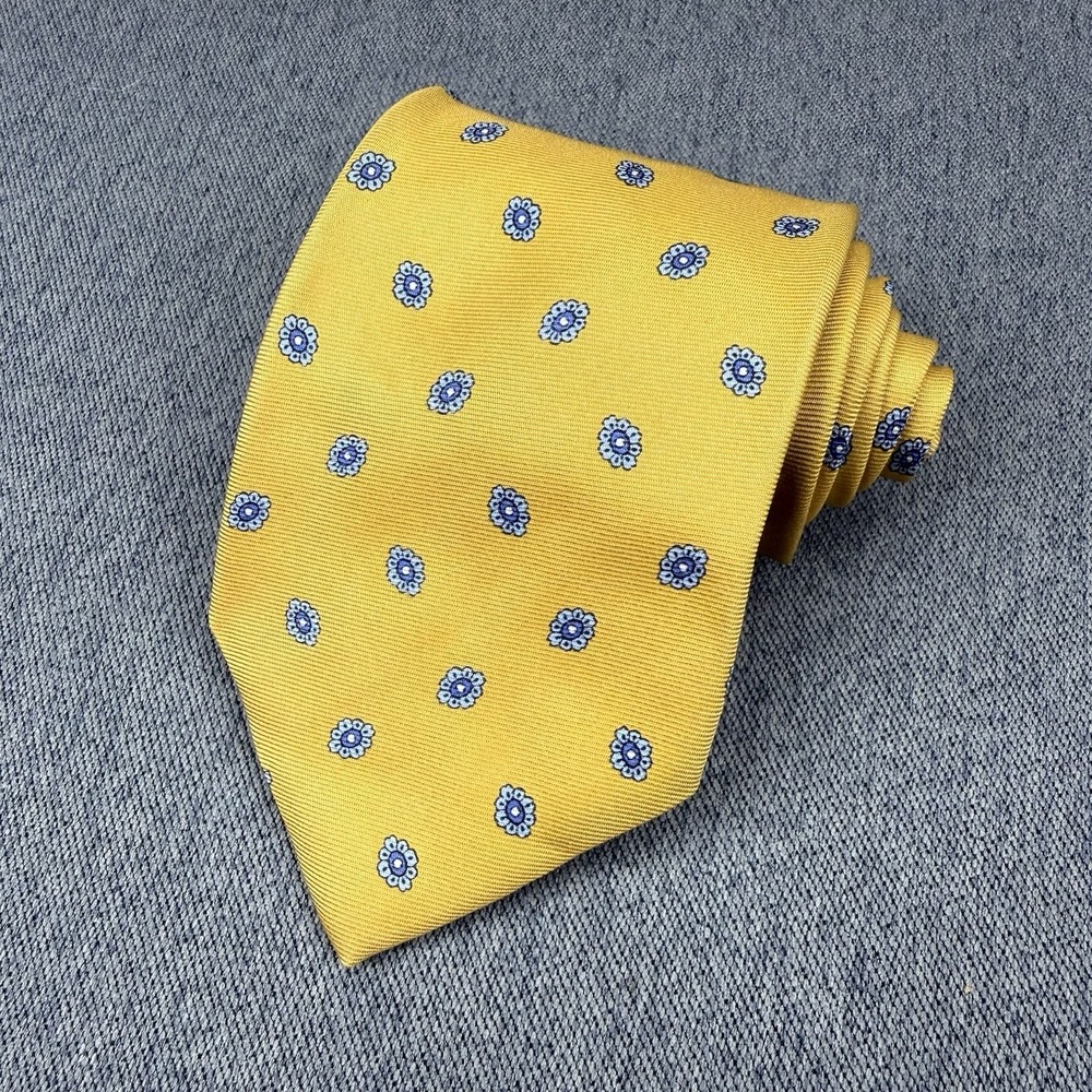 Brooks Brothers 346 Silk Neck Tie Made In USA Woven Yellow Foulard Floral Motif